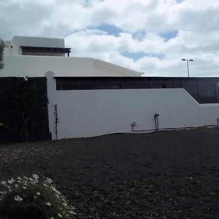 Villa Playa Blanca Sleeps 6 Pool Wifi