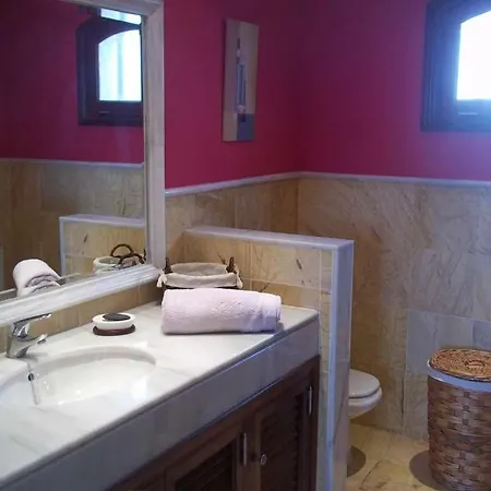Villa Playa Blanca Sleeps 6 Pool Wifi *